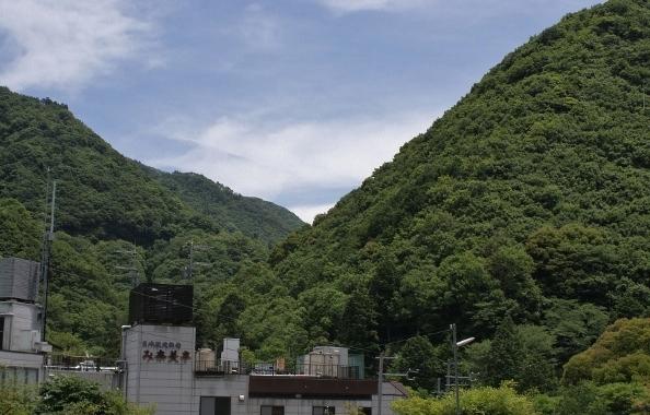 犬鳴山温泉からスタートです。